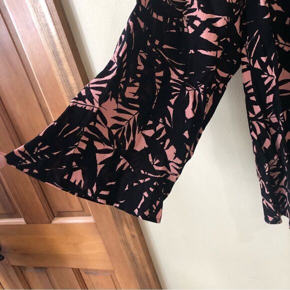 Sanctuary Be Free Ballet Neck Top - Picture 3 of 9